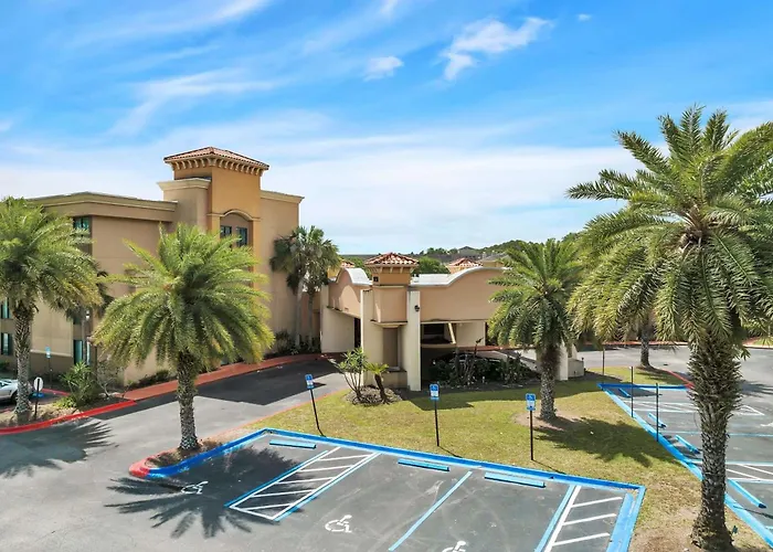 Ramada By Wyndham Jacksonville I-95 By Butler Blvd