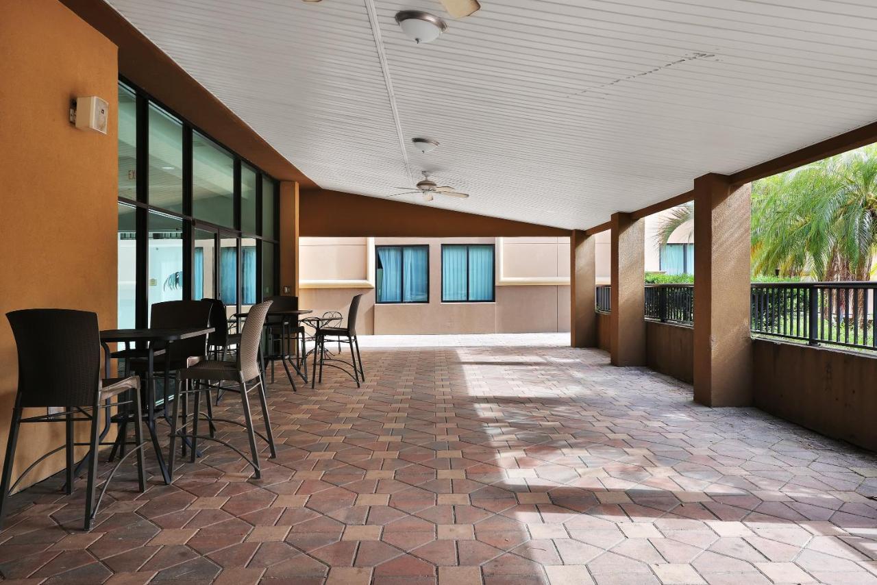 Hotel Ramada By Wyndham I-95 By Butler Blvd Jacksonville